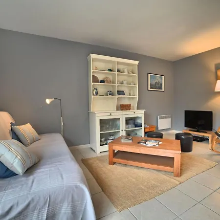 Сasa de vacaciones Les Deux Muriers By Interhome *